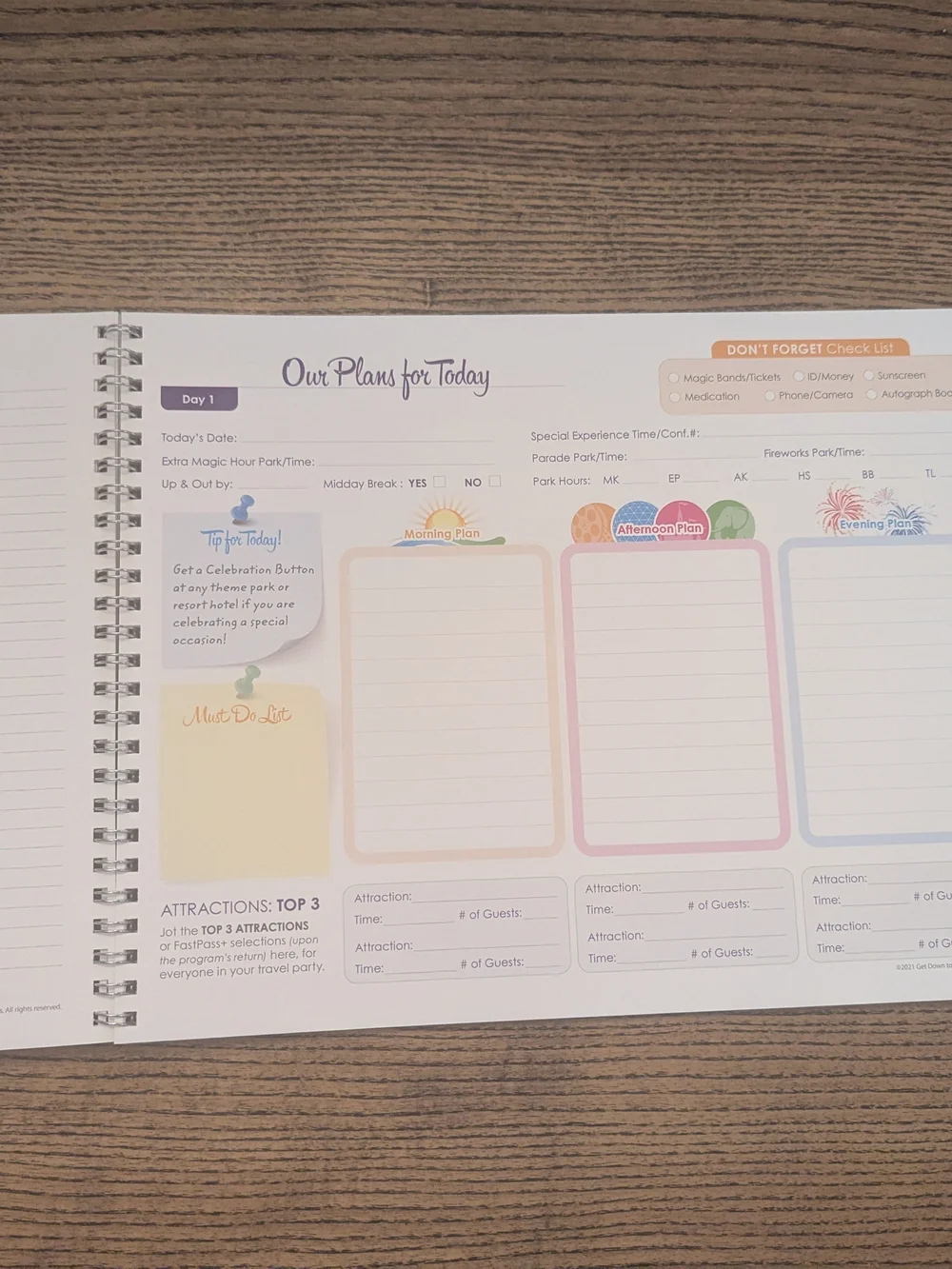 NWOT Disness Daily Agenda Book Disney World Spiral Bound Planner